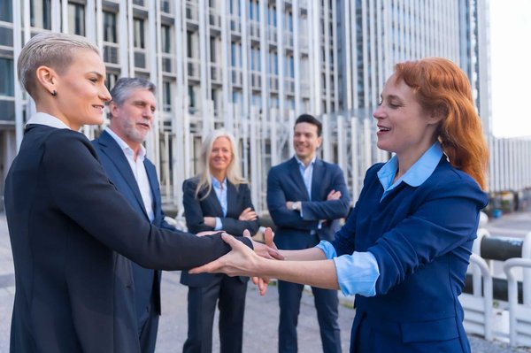 Outil de travail collaboratif : Est-ce efficace pour motiver une équipe commerciale ?